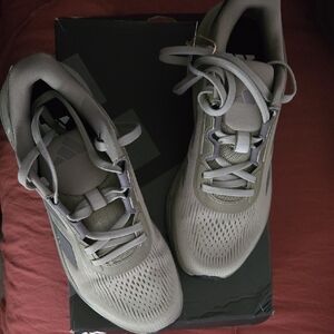 Adidas Men's Questar 3 Olive Athletic Sneakers